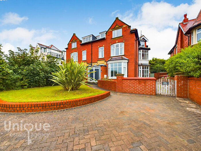 2 Bedroom Apartment To Rent In Clifton Drive North, Lytham St. Annes, Lancashire, FY8