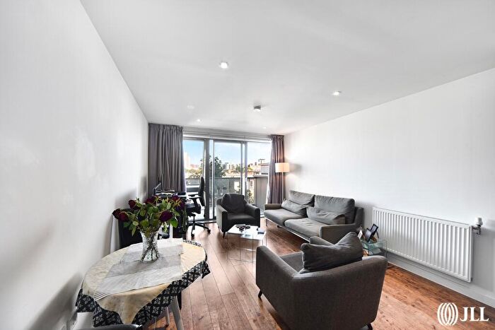 1 Bedroom Flat To Rent In Mellor House, Upper North Street, E14