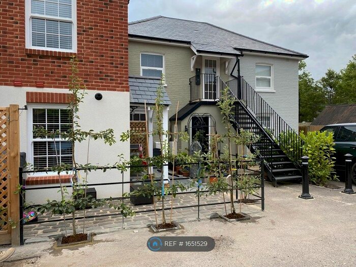1 Bedroom Flat To Rent In Fleet Road, Fleet, GU51