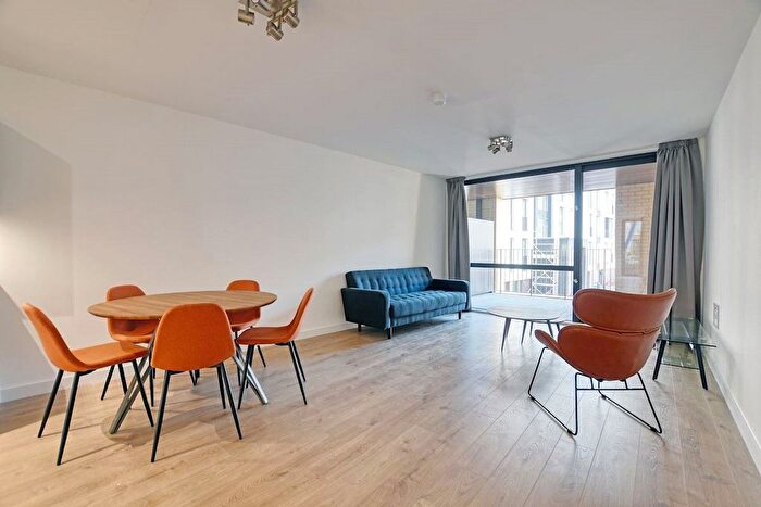 3 Bedroom Flat To Rent In Forrester Way, London, E15