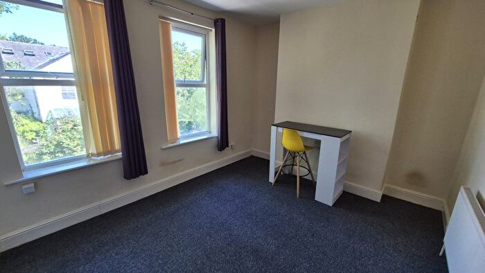 1 Bedroom Flat To Rent In Osborne Road, M19