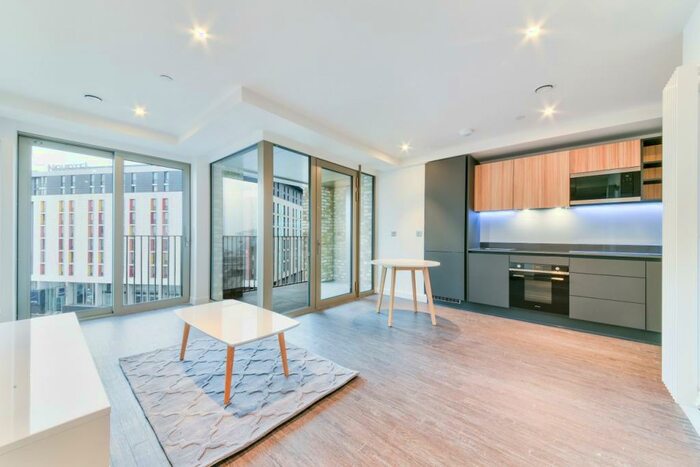 1 Bedroom Apartment To Rent In Royal Docks West, Western Gateway, London, E16