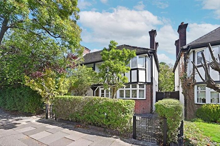 3 Bedroom Terraced House To Rent In Princes Gardens, London, W3
