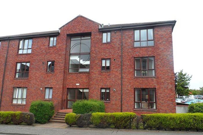 2 Bedroom Flat To Rent In Rutherford Court, Kirkcaldy, KY1