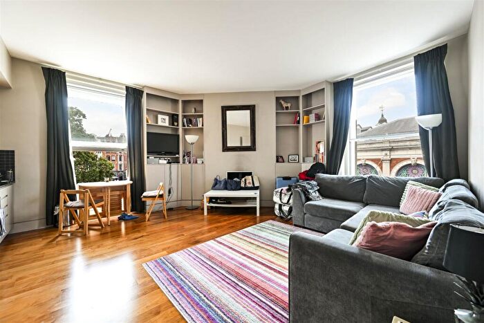 1 Bedroom Apartment To Rent In Hills Chambers, West Smithfield, London, EC1A