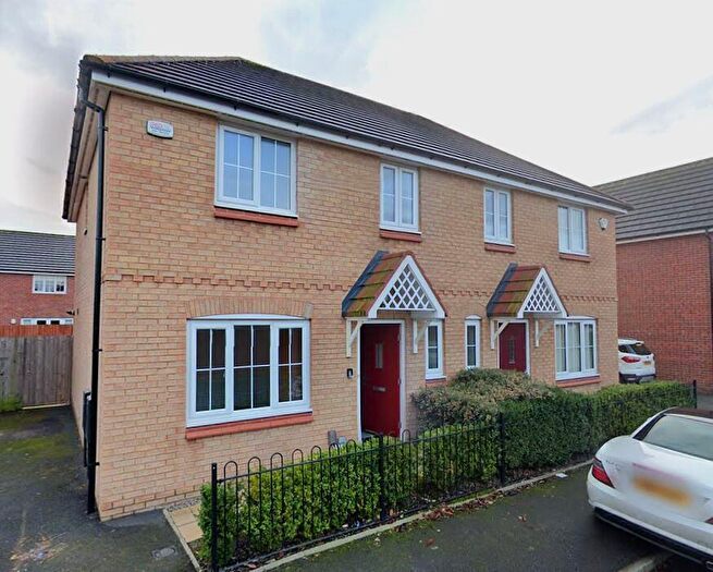 3 Bedroom Semi-Detached House To Rent In Millbank Close, Oldham, Greater Manchester, OL8