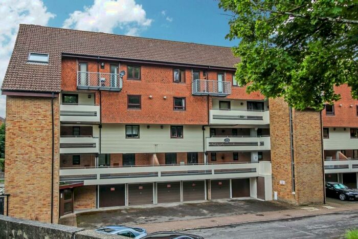 1 Bedroom Flat To Rent In Kingsway Gardens, Andover, SP10