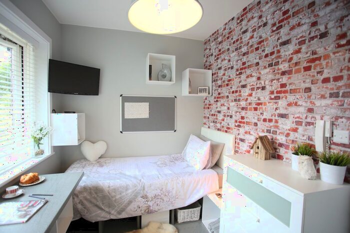 1 Bedroom Studio To Rent In Studio, London Road, Luton, Bedfordshire, LU1