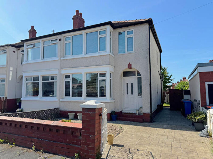 3 Bedroom End Of Terrace House For Sale In Meadowcroft Avenue - Thornton Cleveleys -, FY5