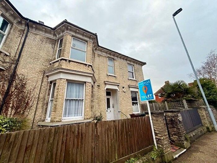 2 Bedroom Flat To Rent In Upperton Road, Eastbourne, BN21