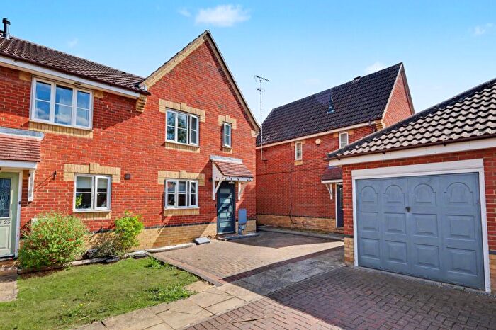 3 Bedroom End Of Terrace House For Sale In Ascot Grove, Basildon, SS14