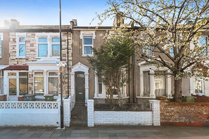 1 Bedroom Flat For Sale In Henderson Road, London, E7