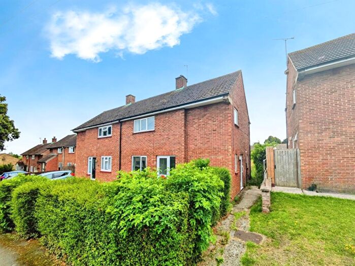 3 Bedroom Semi-Detached House For Sale In Maysent Avenue, Braintree, CM7