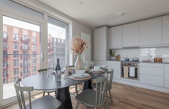 3 Bedroom Apartment To Rent In The Lark, Moat Street, London, SW11