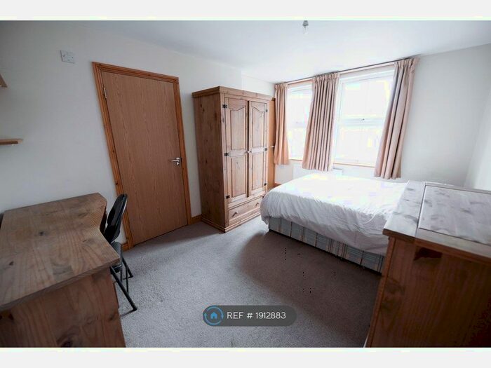 7 Bedroom Terraced House To Rent In Culver Road, Reading, RG6