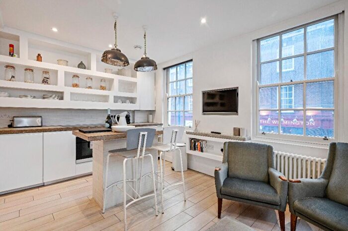5 Bedroom End Of Terrace House For Sale In Rosebery Avenue, London, EC1R