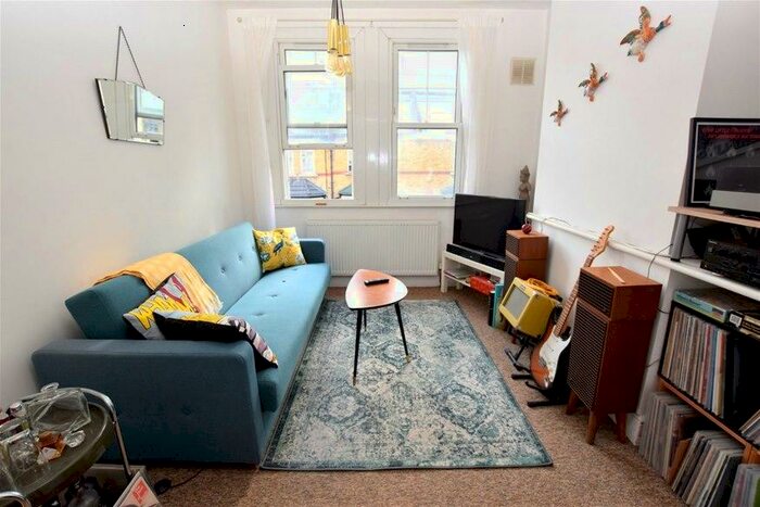 2 Bedroom Maisonette To Rent In Wise Road, Stratford, E15