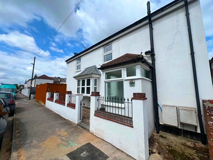 2 Bedroom Detached House To Rent In Peveril Road, Itchen, Southampton, Hampshire, SO19