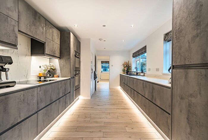 4 Bedroom Detached House For Sale In Beesmoor Road, Frampton Cotterell, South Gloucestershire, BS36