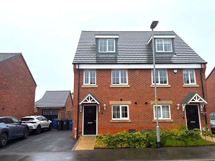 3 Bedroom Town House To Rent In High Grove Park, Burscough, L40