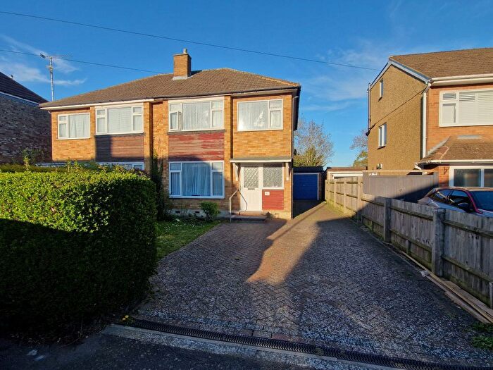 3 Bedroom Semi Detached House To Rent In Langford Drive, Luton, LU2