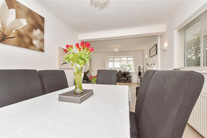 4 Bedroom Detached House For Sale In Heather Drive, St Michaels, Tenterden, Kent, TN30