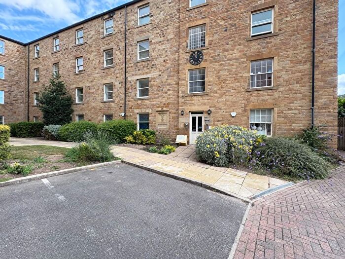 1 Bedroom Flat For Sale In Spinners House, Textile Street, Dewsbury, WF13