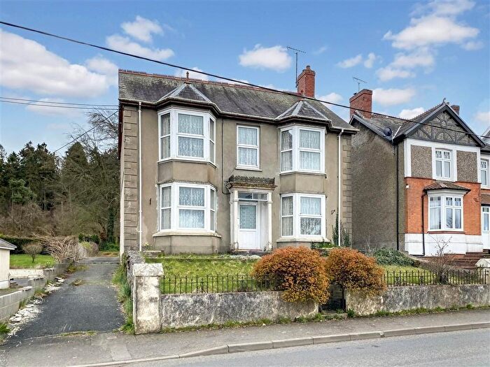 4 Bedroom Detached House For Sale In Leiswood, Carmarthen Road, Newcastle Emlyn, SA38