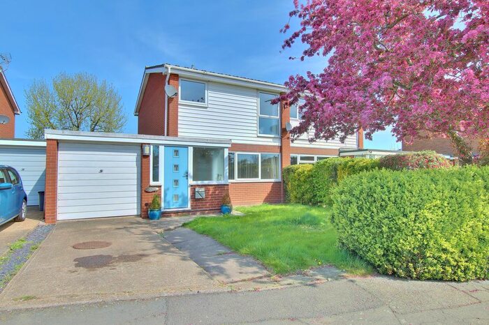 3 Bedroom Semi-Detached House To Rent In Humberdale Way, Warboys, PE28