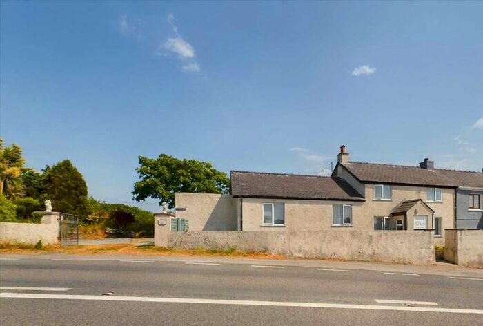 3 Bedroom Semi-Detached House For Sale In Pen Y Graig, Llanfaethlu, LL65
