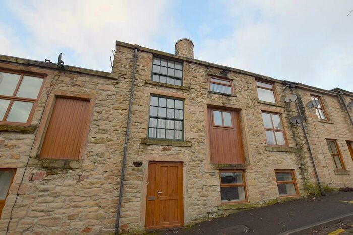 2 Bedroom Flat To Rent In Habergham Street, Burnley, Lancashire, BB12