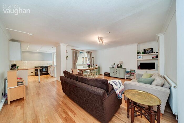 1 Bedroom Flat To Rent In Cambridge Road, Hove, East Sussex, BN3