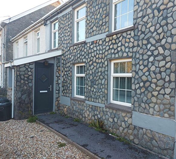 3 Bedroom End Of Terrace House For Sale In Bronwydd Arms, Carmarthen, SA33