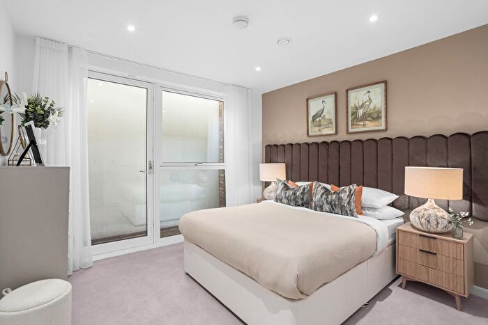 2 Bedroom Flat For Sale In Goswell Road, Islington, EC1V
