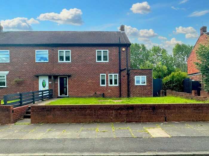 3 Bedroom Semi-Detached House To Rent In Cambridge Avenue, Hebburn, NE31