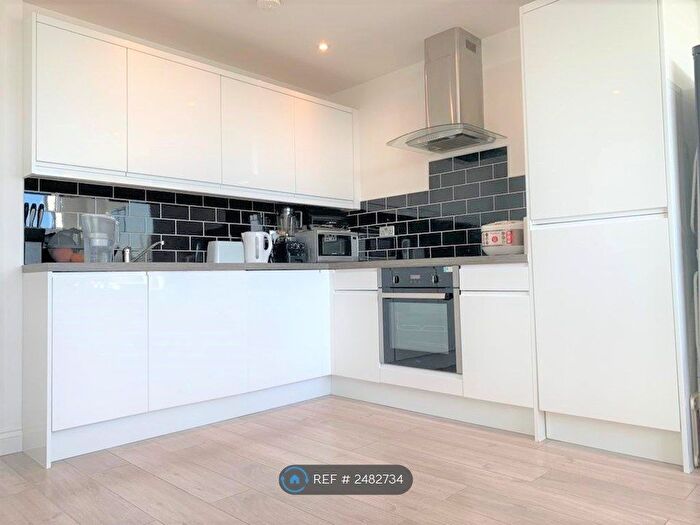 1 Bedroom Flat To Rent In Wing House, Aylesbury, HP20