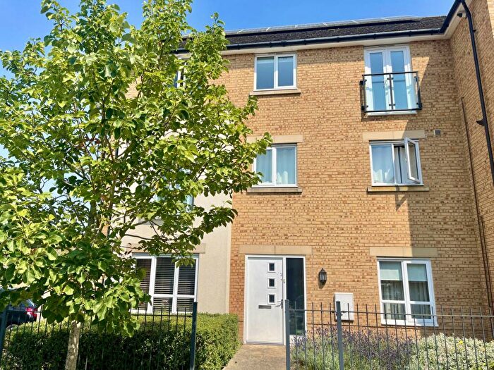 2 Bedroom Maisonette To Rent In Sandpiper Walk, Didcot, OX11