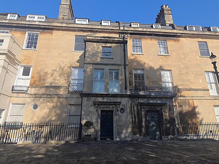 2 Bedroom Apartment For Sale In Queens Parade, Bath, BA1