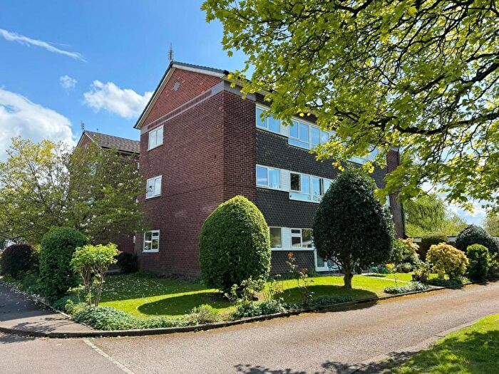 2 Bedroom Flat To Rent In Finney Drive, Chorlton Green, M21