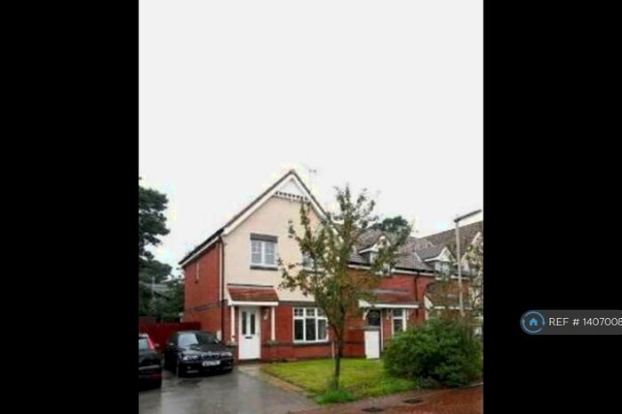 3 Bedroom End Of Terrace House To Rent In Mclaren Fields, Leeds, LS13