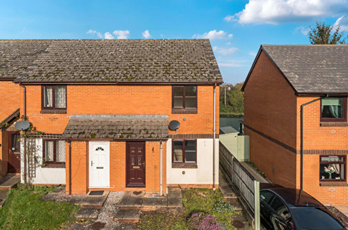 2 Bedroom End Of Terrace House For Sale In College Road, Cullompton, Devon, EX15
