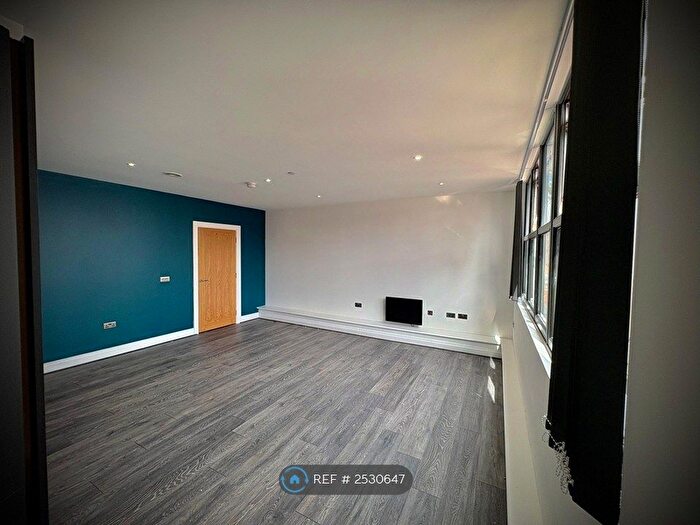 2 Bedroom Flat To Rent In Water Street, Birmingham, B3