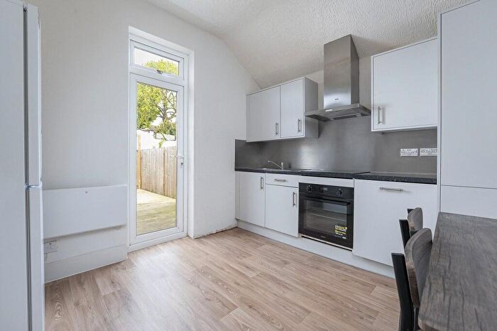 2 Bedroom Apartment To Rent In Lower Road, Sutton, SM1