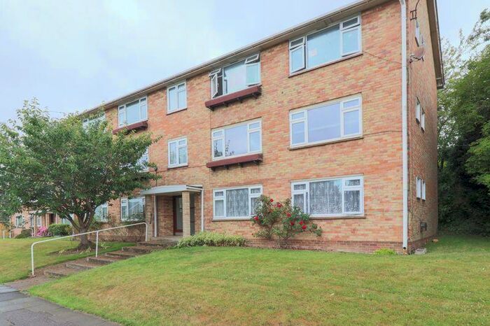 3 Bedroom Flat To Rent In Canterbury, CT2