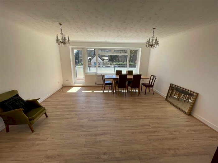 2 Bedroom Apartment To Rent In Richmond Road, New Barnet, Barnet, EN5