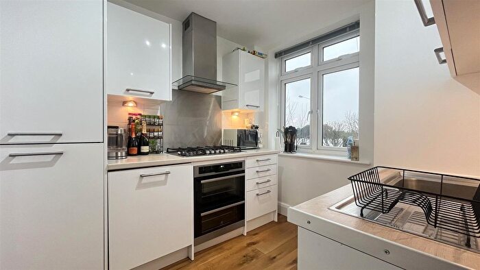 2 Bedroom Flat To Rent In London Road, Cheam, SM3