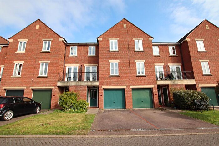 4 Bedroom Town House For Sale In Gras Lawn, Exeter, EX2
