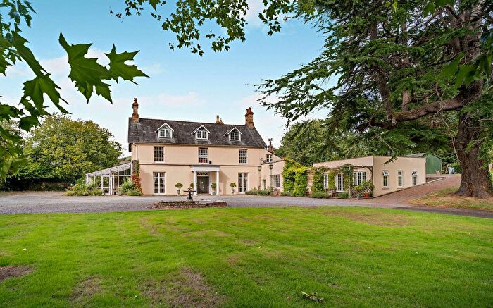 5 Bedroom Link Detached House For Sale In Dyffryn Crawnon, Llangynidr, Crickhowell, Powys, NP8