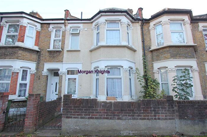 5 Bedroom Terraced House To Rent In Shelley Avenue, Manor Park, E12