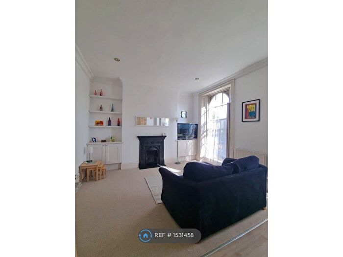 1 Bedroom Flat To Rent In Mile End Road, London, E3